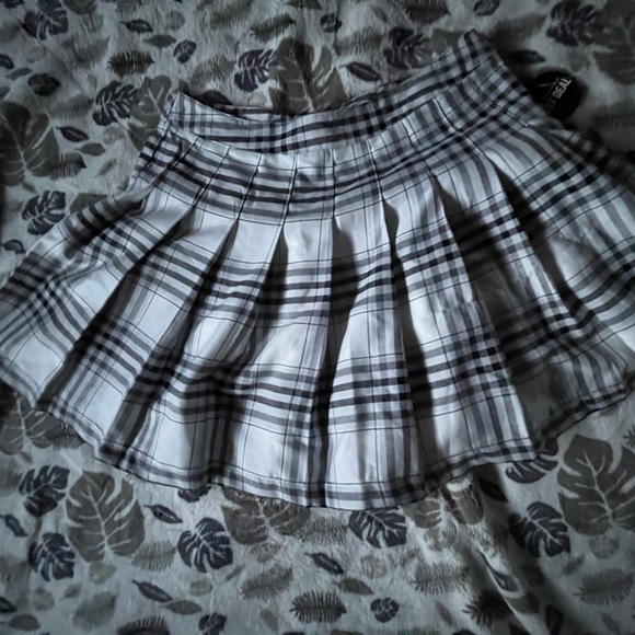 It is a plaid skirt - Picture 2 of 2
